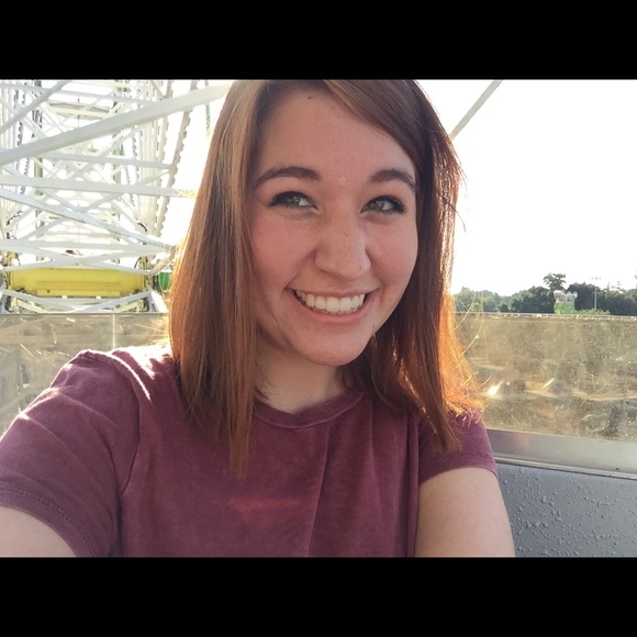 Meet your Seller, Heather - Picture 2 of 2